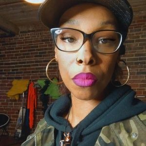 Meet your Posher, Bobbie